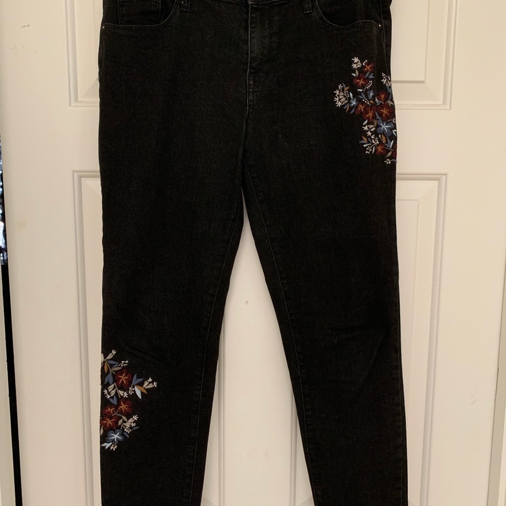Embroidered black skinny jeans